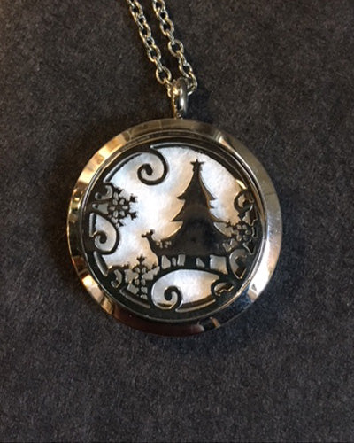 Winter scene - Aromatherapy Necklace